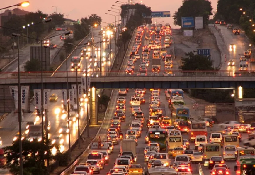 SON DAKİKA! İstanbul'da trafik var mı?  9 Ocak hangi ilçelerde trafik var, hangi yollar kapalı?