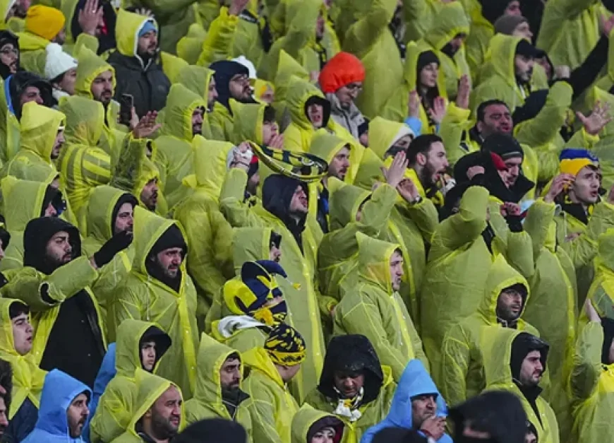 Fenerbahçe yağmurluk fiyatları ne kadar? Süper Kupa maçında dağıtılan yağmurluk satışa mı çıktı? Fenerium yağmurluk fiyatı ne kadar?