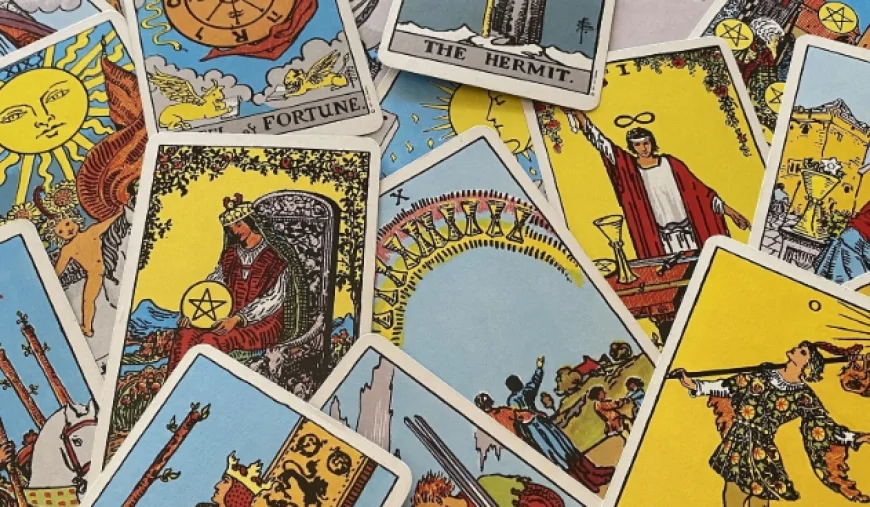 15 Ocak Günlük Tarot Falı: 15 Ocak Perşembe günü seni neler bekliyor? Günlük Tarot kart açılımı! Günlük tarot yorumu!