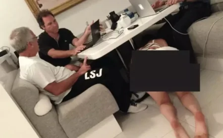 Jeffrey Epstein Dosyasında Yeni Fotoğraflar: Masanın Altındaki Detaylar Kamuoyuna Sızdı