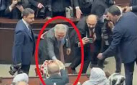 Cumhurbaşkanı Erdoğan ve Ruşen Çakır Arasındaki Dikkat Çeken Diyalog: AK Parti Grup Toplantısı'nda Neler Yaşandı?