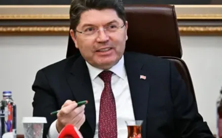 Yılmaz Tunç Kimdir? Eski Adalet Bakanı Yılmaz Tunç'un Siyasi Kariyeri, Hayatı ve Biyografisi