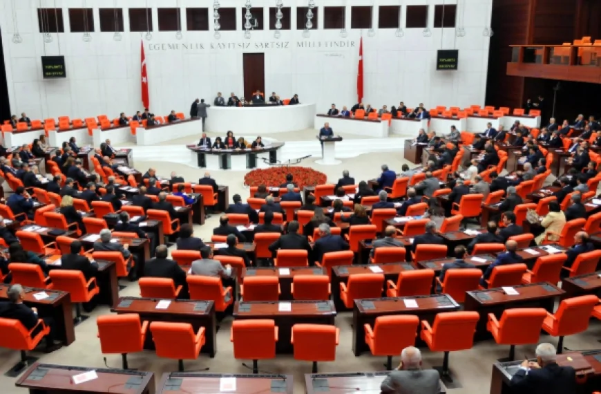 Bakanların Dokunulmazlığı Var mı? Bakanların Hukuki Statüsü ve Yargılanma Usulleri