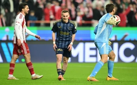 Fenerbahçe Antalya'da Takıldı! Zirvede Fark 4 Puana Çıktı