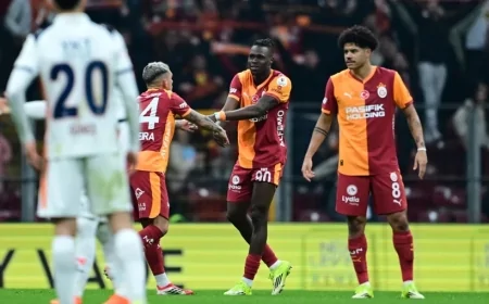 Galatasaray, Başakşehir'i 3-0 Mağlup Etti: Zirvede Puan Farkı 7'ye Çıktı