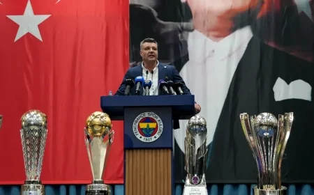 Fenerbahçe'de Geleneksel Bayramlaşma Töreni: Sadettin Saran'dan Kupa Mesajı