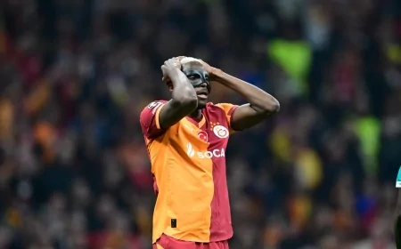Galatasarayda kolu kırılan Victor Osimhen ameliyata alındı