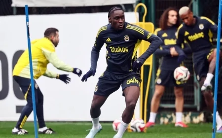 Fenerbahçe Beşiktaş maçı hazırlıklarına antrenmanla devam etti
