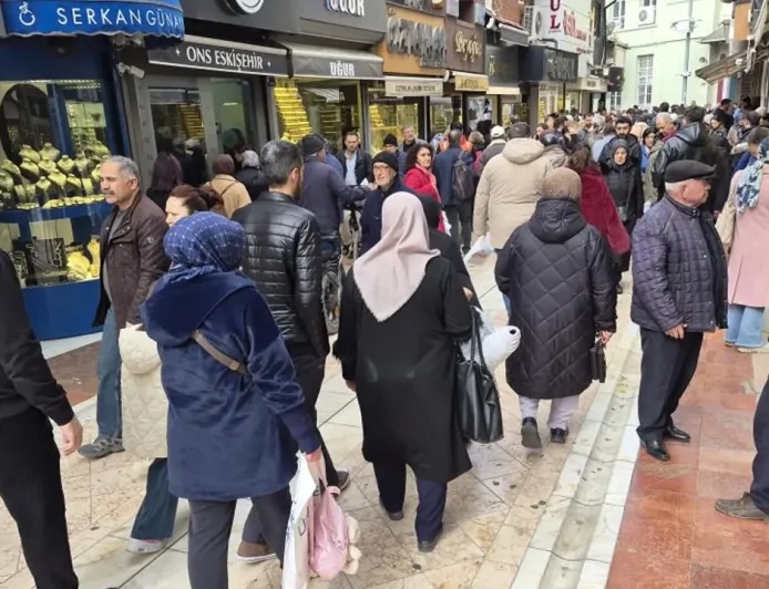 Gram Altın 6 Bin 238 Liraya Geriledi, Eskişehir'de Kuyumcularda Yoğunluk Yaşandı