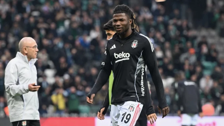 Beşiktaşlı El Bilal Toure'den Olay Paylaşım: "Antrenör Gibi Davranan O Aptallar Gibi Olmayın"