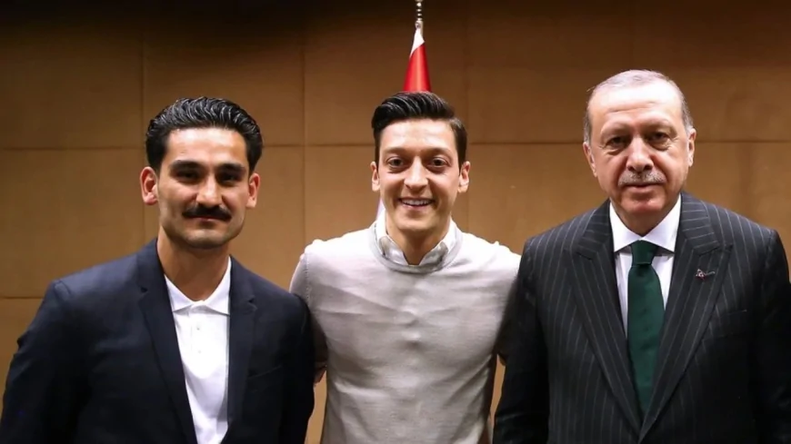 Mustafa Özil oğlunun Almanya kariyeri hakkında sessizliğini bozdu