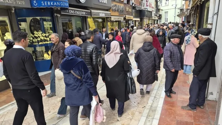 Gram Altın 6 Bin 238 Liraya Geriledi, Eskişehir'de Kuyumcularda Yoğunluk Yaşandı