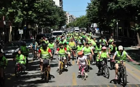 Manisa'da Yeşilay Bisiklet Turu Düzenlendi: Sağlıklı Yaşam İçin Pedal Çevirdiler