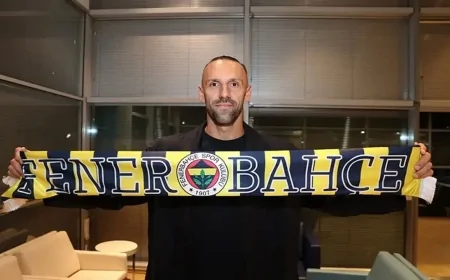 Vedat Muriqi Fenerbahçe'ye Döndü! Yıldız Golcü İstanbul'a Geldi