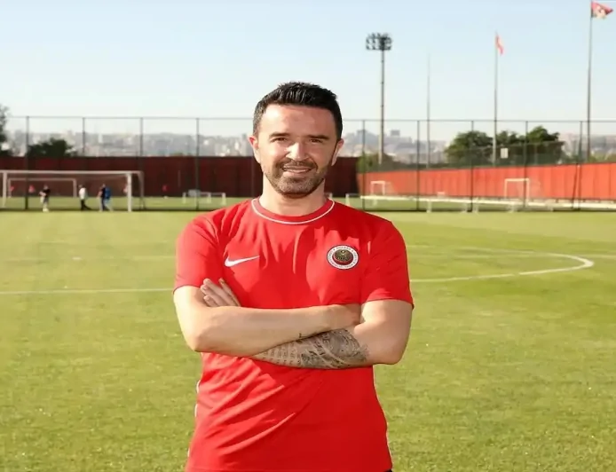 Gökhan Gönül, Gençlerbirliği'nde yardımcı antrenör oldu