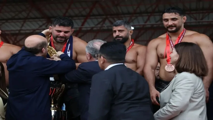 665. Tarihi Kırkpınar Yağlı Güreşleri'nin başpehlivanı Erkan Taş, altın kemeri kuşandı