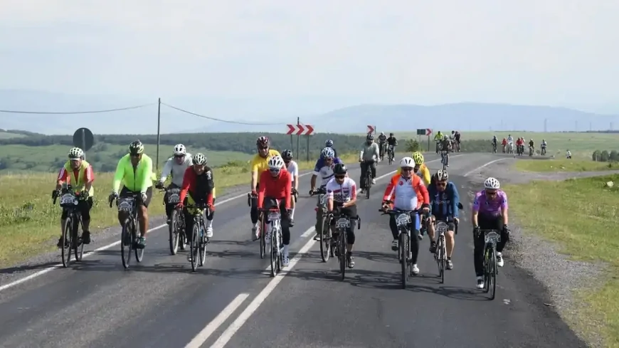 Ardahan'da Bisiklet Festivali'nde bin kişi pedal çevirdi